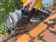 Laden Sie das Bild in den Galerie-Viewer, Frontscheinwerfer Audi A4 B7 8E0941003BM Xenon Links Scheinwerfer Headlight