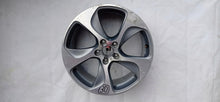 Laden Sie das Bild in den Galerie-Viewer, 1x Alufelge 18 Zoll 7.5" 5x112 51ET Glanz Silber 8V0601025BQ Audi A3 Mg FEL6840235193qs