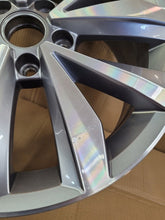 Laden Sie das Bild in den Galerie-Viewer, 1x Alufelge 17 Zoll 7.0" 5x112 45ET 2GA601025P VW T-Roc I Rim Wheel FEL2456737423za