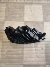 Laden Sie das Bild in den Galerie-Viewer, Frontscheinwerfer Skoda Fabia IV 6VB941015 Links Scheinwerfer Headlight SCH8182896832vq