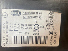 Laden Sie das Bild in den Galerie-Viewer, Frontscheinwerfer Mercedes-Benz Viano A6398202961 Xenon Rechts Headlight