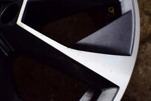 Laden Sie das Bild in den Galerie-Viewer, 1x Alufelge 17 Zoll 7.0&quot; 5x112 45ET Glanz Grau 57A601025AB Mg Karoq Rim Wheel