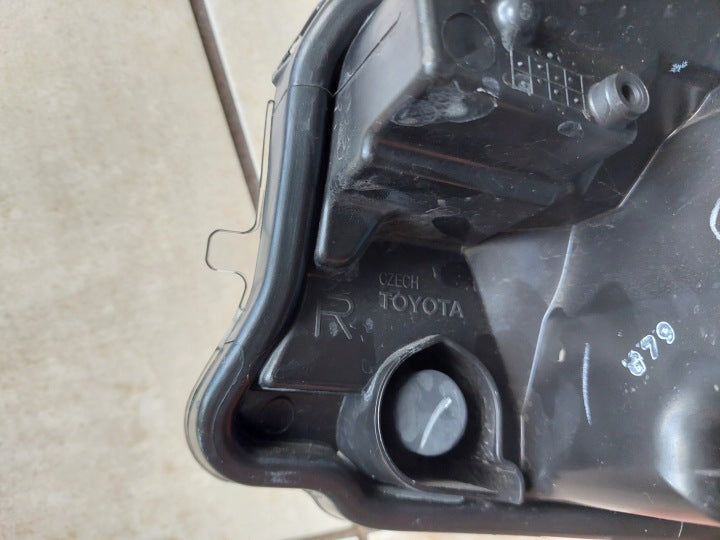Frontscheinwerfer Toyota Yaris Rechts Scheinwerfer Headlight SCH3123663173sl