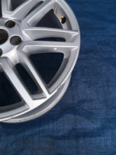 Load image into Gallery viewer, 1x Alufelge 18 Zoll 8.0&quot; 5x112 39ET Silber 4G0601025CA Audi A6 C7 Rim Wheel