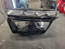 Load image into Gallery viewer, Frontscheinwerfer Skoda Kamiq 658941016 Rechts Scheinwerfer Headlight SCH6512469524zw