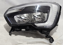 Laden Sie das Bild in den Galerie-Viewer, Frontscheinwerfer Renault Master III 260105567 Links Scheinwerfer Headlight SCH6745649595jl
