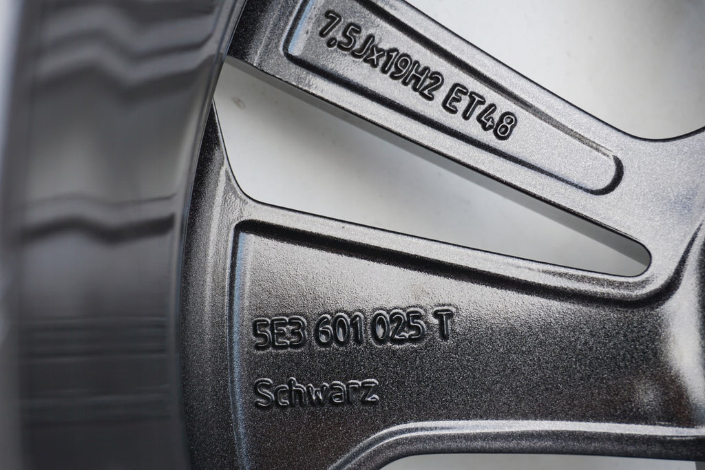 1x Alufelge 19 Zoll 7.5" 5x112 48ET 5E3601025T Skoda Octavia 5e3 Rim Wheel