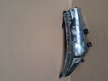 Laden Sie das Bild in den Galerie-Viewer, Frontscheinwerfer Toyota Corolla Rechts Scheinwerfer Headlight SCH7633696856dy