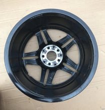 Laden Sie das Bild in den Galerie-Viewer, 1x Alufelge 18 Zoll 8.0" 5x112 43ET Glanz Schwarz A2134016300 Mercedes-Benz W213 FEL7195702700kx