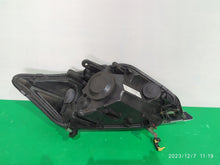 Laden Sie das Bild in den Galerie-Viewer, Frontscheinwerfer Ford Kuga 009696-01 Links Scheinwerfer Headlight