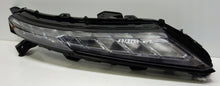 Laden Sie das Bild in den Galerie-Viewer, Frontscheinwerfer Mitsubishi Eclipse Cross EDM92205010 LED Rechts oder Links