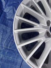 Load image into Gallery viewer, 1x Alufelge 18 Zoll 8.5" 5x112 50ET 8S0601025D Audi Tt Rim Wheel FEL4300621007nv