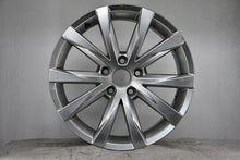 Laden Sie das Bild in den Galerie-Viewer, 1x Alufelge 17 Zoll 7.0" 5x112 43ET Glanz Silber 5C0601025BE VW New Beetle FEL6873971157cq