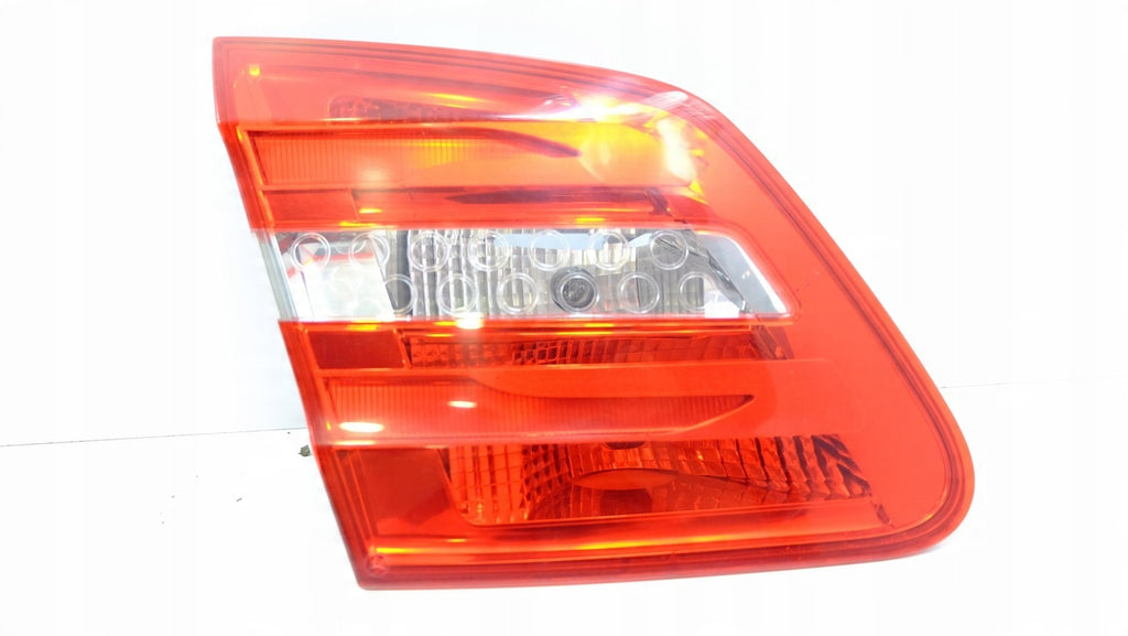 Rückleuchte Mercedes-Benz W246 A2469066300 Links Rearlight