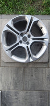 Laden Sie das Bild in den Galerie-Viewer, 1x Alufelge 17 Zoll 7.0" 4x100 44ET Glanz Graphit 403008380R Renault Clio IV 1 FEL6552765057um