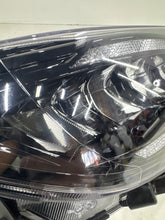 Load image into Gallery viewer, Frontscheinwerfer Kia Stonic 92102-H8 00243646 Full LED Rechts Headlight