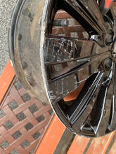 Laden Sie das Bild in den Galerie-Viewer, 1x Alufelge 18 Zoll 7.0&quot; 5x114.3 38ET 4250F623 Mitsubishi Outlander Iii