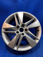 Laden Sie das Bild in den Galerie-Viewer, 1x Alufelge 17 Zoll 6.5&quot; 5x112 3V0601025BH 3V0601025BG Skoda Superb Iii