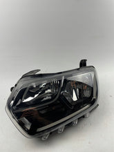 Laden Sie das Bild in den Galerie-Viewer, Frontscheinwerfer Dacia Duster 260609367R Links Scheinwerfer Headlight SCH3133717875gt
