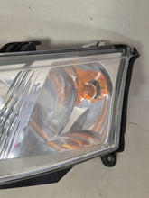 Laden Sie das Bild in den Galerie-Viewer, Frontscheinwerfer Saab 93 CVT303 Links Scheinwerfer Headlight