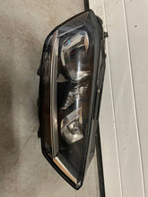 Load image into Gallery viewer, Frontscheinwerfer Ford Golf Sportsvan 517941032B Rechts Scheinwerfer Headlight