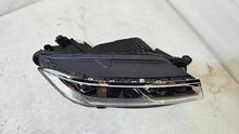 Laden Sie das Bild in den Galerie-Viewer, Frontscheinwerfer VW Touareg 761941036A Rechts Scheinwerfer Headlight