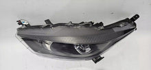 Load image into Gallery viewer, Frontscheinwerfer Toyota Yaris Links Scheinwerfer Headlight
