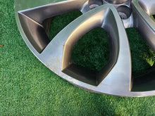 Load image into Gallery viewer, 1x Alufelge 17 Zoll 7.0&quot; 5x114.3 47ET Nissan Juke Rim Wheel