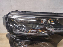 Laden Sie das Bild in den Galerie-Viewer, Frontscheinwerfer Skoda Karoq 57B941036 Rechts Scheinwerfer Headlight SCH9148603738dk
