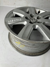 Load image into Gallery viewer, 1x Alufelge 15 Zoll 6.0&quot; 5x100 6R0601025L VW Polo Rim Wheel