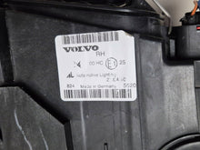 Laden Sie das Bild in den Galerie-Viewer, Frontscheinwerfer Volvo S40 HCHR652 LE06G6152 Rechts Scheinwerfer Headlight SCH3956839648yi