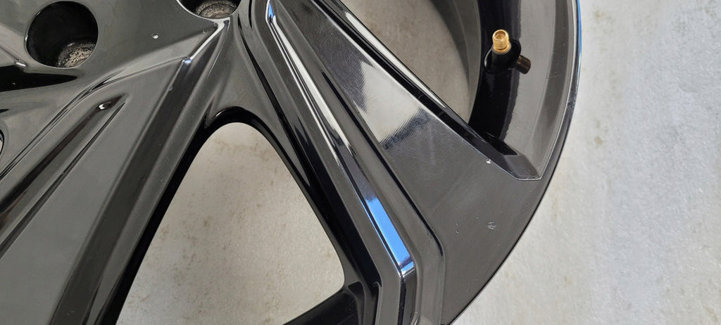 1x Alufelge 17 Zoll 5.0" 4x100 40ET PW457-0H015 Toyota Aygo Rim Wheel