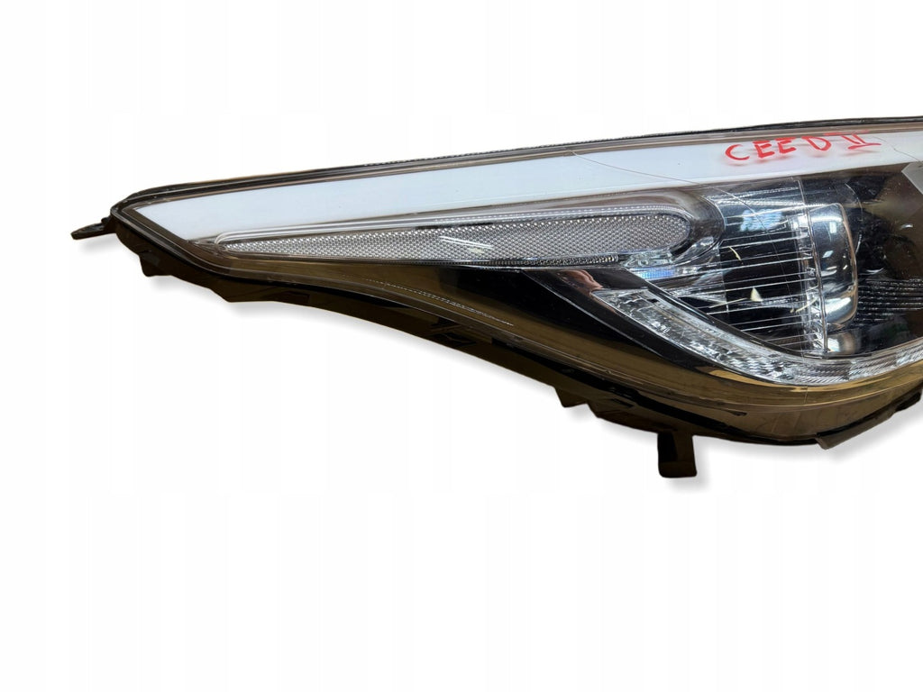 Frontscheinwerfer Kia Ceed R009B02TR8C 92102A2020 Rechts Scheinwerfer Headlight SCH9967584801in