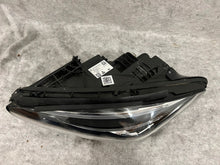 Laden Sie das Bild in den Galerie-Viewer, Frontscheinwerfer Mercedes-Benz W247 A2479065703 Full LED Links Headlight SCH2101954699ds