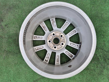 Laden Sie das Bild in den Galerie-Viewer, 1x Alufelge 17 Zoll 5x112 5L0601025H Skoda Yeti Rim Wheel FEL1224233482ga