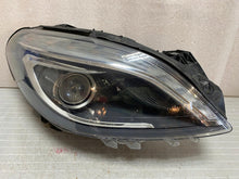 Laden Sie das Bild in den Galerie-Viewer, Frontscheinwerfer Mercedes-Benz W246 A2468207861 Xenon Rechts Headlight SCH6711005619eq