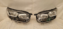 Laden Sie das Bild in den Galerie-Viewer, Frontscheinwerfer Opel Zafira C Vivaro 9808567680 9808567780 Rechts oder Links
