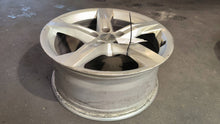 Laden Sie das Bild in den Galerie-Viewer, 1x Alufelge 18 Zoll 8.0" 5x112 39ET Glanz Silber 80A601025BE Audi Q5 Rim Wheel FEL6127368617uw
