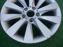 Laden Sie das Bild in den Galerie-Viewer, 1x Alufelge 17 Zoll 7.5" 5x120 37ET Glanz Silber 6796240 BMW F30 F31 Rim Wheel FEL7165380918dc