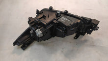 Laden Sie das Bild in den Galerie-Viewer, Frontscheinwerfer Mazda III 4095495300 Rechts Scheinwerfer Headlight