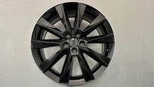 Laden Sie das Bild in den Galerie-Viewer, 1x Alufelge 17 Zoll 7.0&quot; 5x100 46ET Glanz Schwarz 5JJ601025 Skoda Rim Wheel