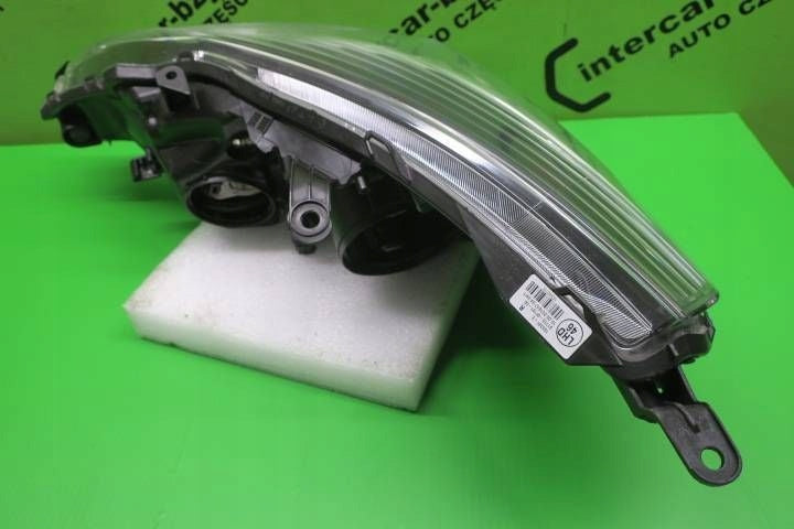 Frontscheinwerfer Toyota Verso 81110-0F161-00 Rechts Scheinwerfer Headlight SCH2140916440rx