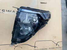 Laden Sie das Bild in den Galerie-Viewer, Frontscheinwerfer Ford Courier R2X6-13E015-AE Links Scheinwerfer Headlight SCH5330217743kw