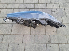 Load image into Gallery viewer, Frontscheinwerfer Toyota Yaris Rechts Scheinwerfer Headlight