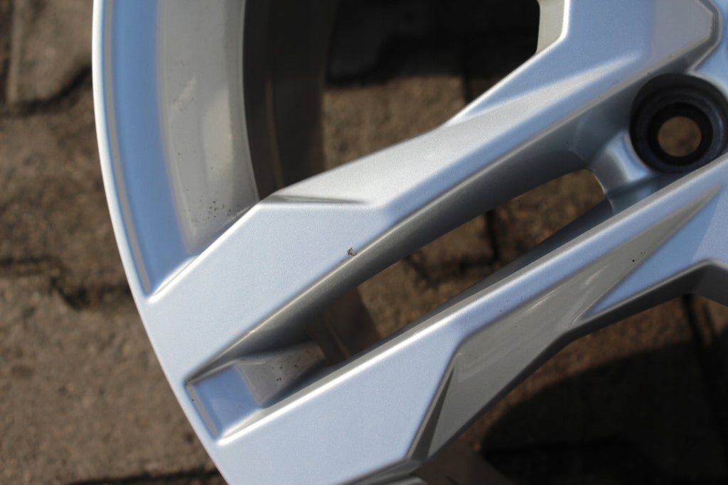4x Alufelge 18 Zoll 7.5" 5x112 29ET Glanz Silber 8W9601025B Audi A4 Allroad FEL3172414183js