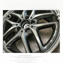 Load image into Gallery viewer, 1x Alufelge 17 Zoll 7.5&quot; 5x112 52ET Glanz A2464011502 Mercedes-Benz W176 W246