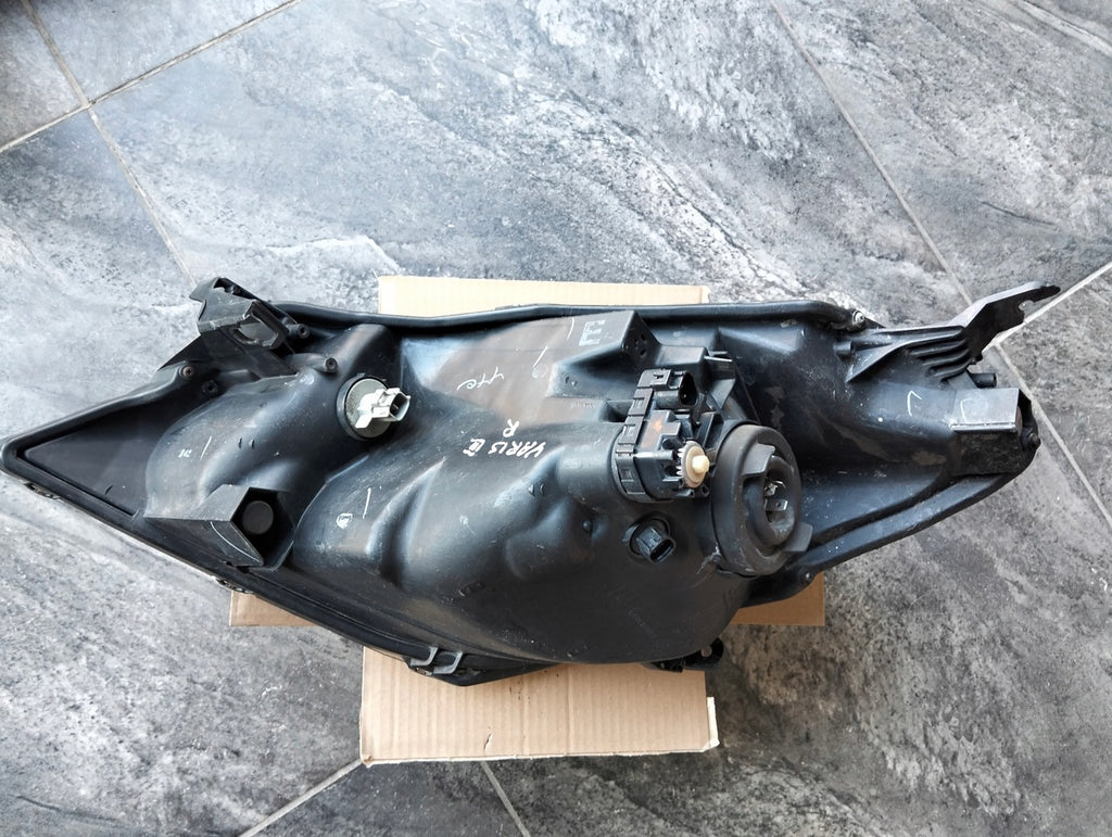 Frontscheinwerfer Toyota Yaris Rechts Scheinwerfer Headlight