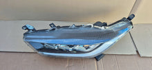 Laden Sie das Bild in den Galerie-Viewer, Frontscheinwerfer Toyota Yaris Links Scheinwerfer Headlight SCH4016500896mn