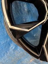 Laden Sie das Bild in den Galerie-Viewer, 1x Alufelge 19 Zoll 7.5&quot; 5x112 5E0601026AH Skoda Octavia Rim Wheel