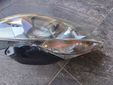 Load image into Gallery viewer, Frontscheinwerfer Toyota Yaris Rechts Scheinwerfer Headlight